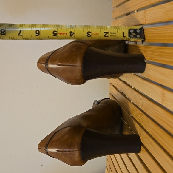 Cole Haan brown leather heels with pilgrim buckle - Picture 8 of 11